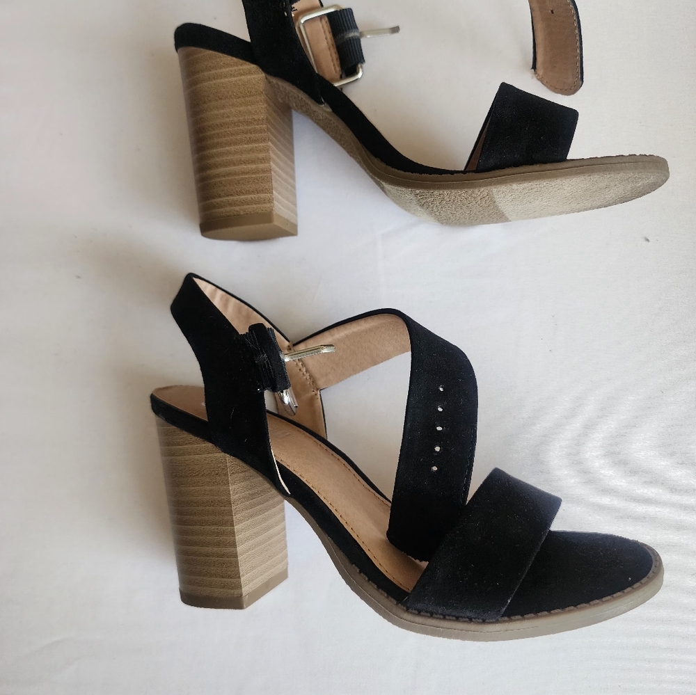 Sandles